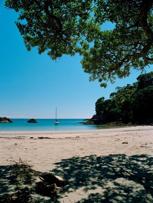 An unspoilt anchorage in the Hauraki Gulf © International Marine Brokers New Zealand www.internationalmarine.co.nz